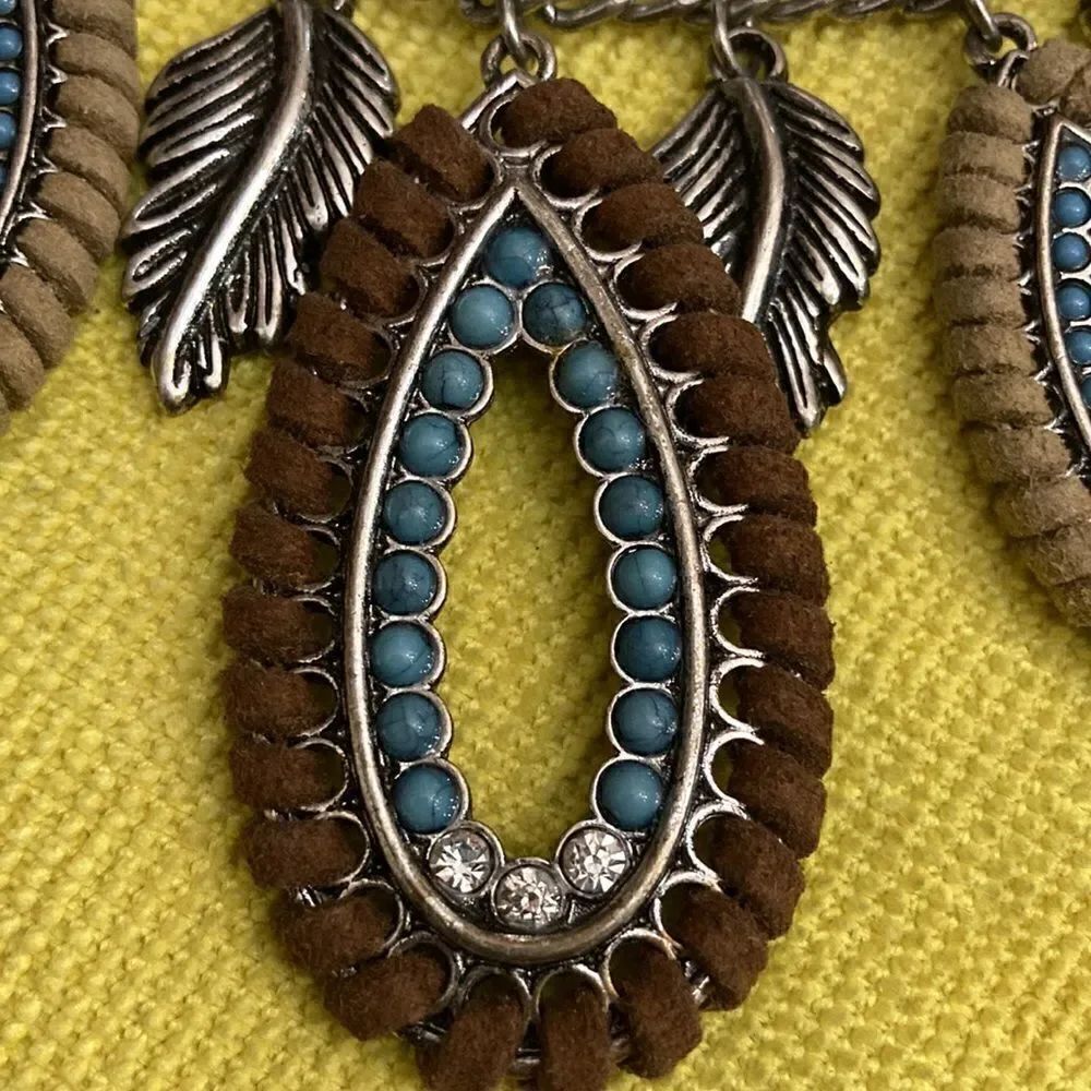 Necklace - Picture 3 of 11